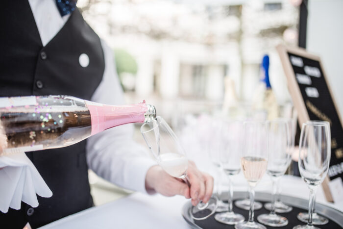 Sektempfang Messe, Sektempfang Hochzeitsmesse, Hochzeitsmesse, Sektempfang zur standesamtlichen Hochzeit am Schloss Ahrensburg, Sektempfang Hochzeit, Hochzeit Empfang, besonderer Sektempfang, Sektempfang Geburtstag, Sektempfang Event, Ideen für besonderen Sektempfang, Sektempfang Hamburg, Sektempfang Kiel, Sektempfang Lübeck,