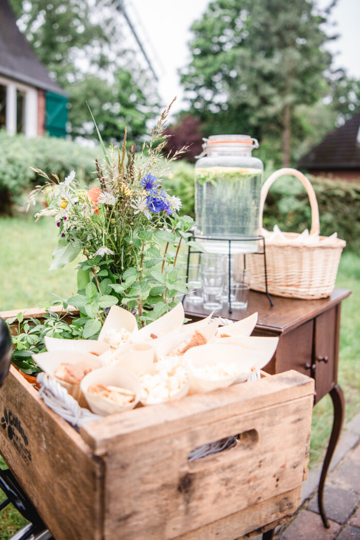 Sparkle Bike, Sektempfang zur standesamtlichen Hochzeit am Schloss Ahrensburg, Sektempfang Hochzeit, Hochzeit Empfang, besonderer Sektempfang, Sektempfang Geburtstag, Sektempfang Event, Ideen für besonderen Sektempfang, Sektempfang Hamburg, Sektempfang Kiel, Sektempfang Lübeck, Sparkle Bike Mobiler Sektempfang